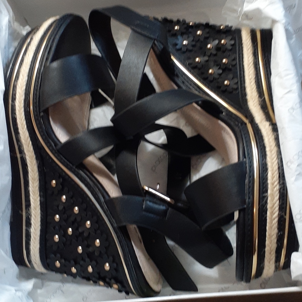 Braccialini Black leather platform sandals